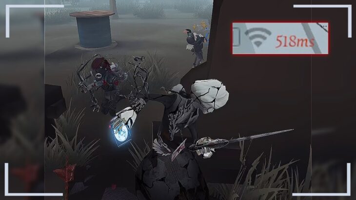 Be careful of the timing to take a picture, or else survi can down inside photo world[Identity V]